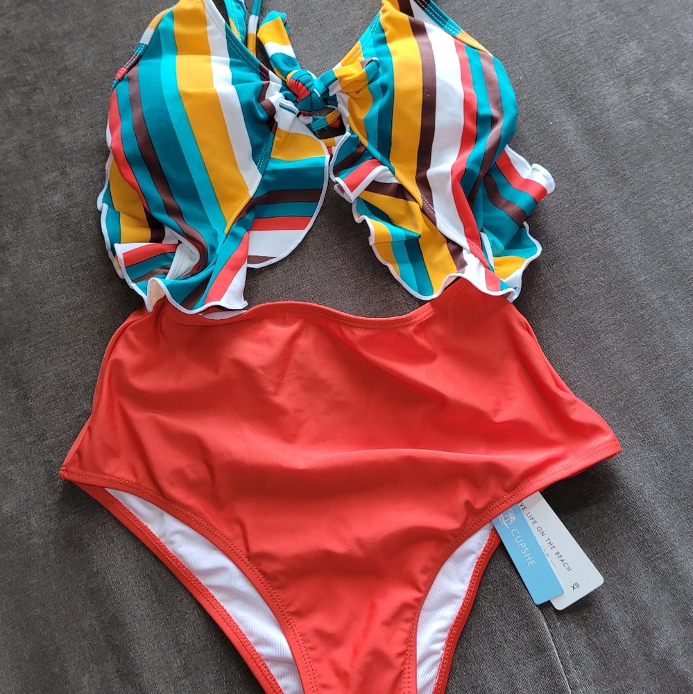 New One piece swimming suit
